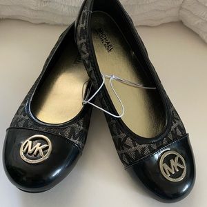 NWOT Michael Kors Monogram Print Flats